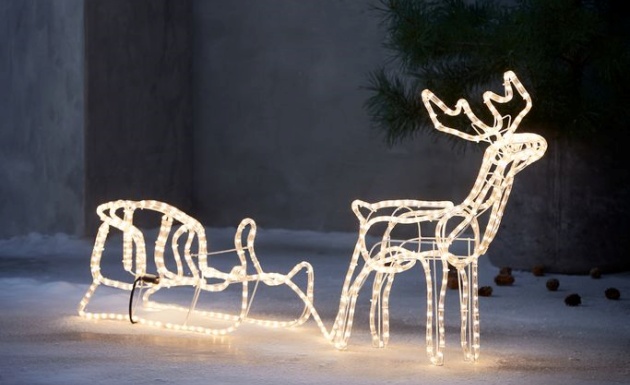 Hướng dẫn chi tiết cách sử dụng đèn ngoài trời trang trí Noel an toàn