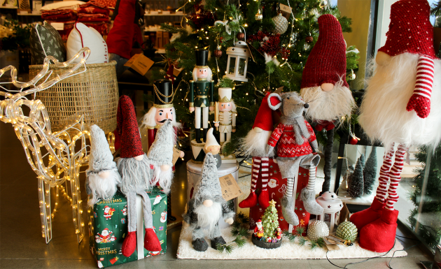 Gợi ý 10 cách trang trí noel đẹp cho phòng khách lung linh, ấn tượng